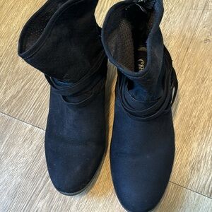 Carlos Santana Abbie suede ankle boots